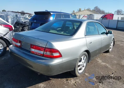 2000 Lexus Es 300 from USA, damaged, VIN JT8BF28G9Y5099807